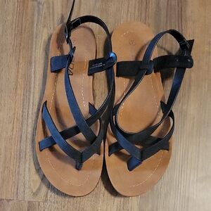NWOT Soda Black and Brown Sandals with Ankle Strap